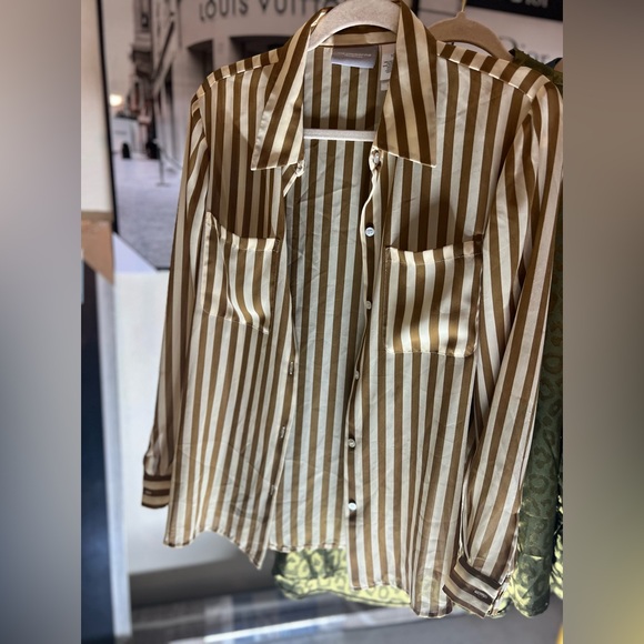 Bundle of button up shirts - Picture 2 of 6